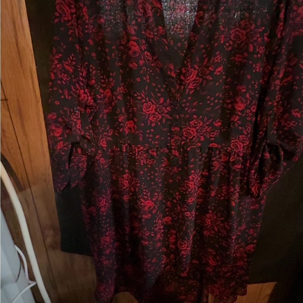 Relaxed Black and Red Buttoned Blouse